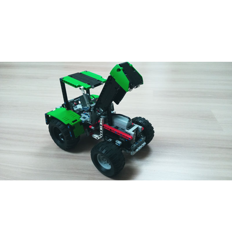 Urban Farming Is - MOC-80667 Urban Farm Agricultural Medium Tractor